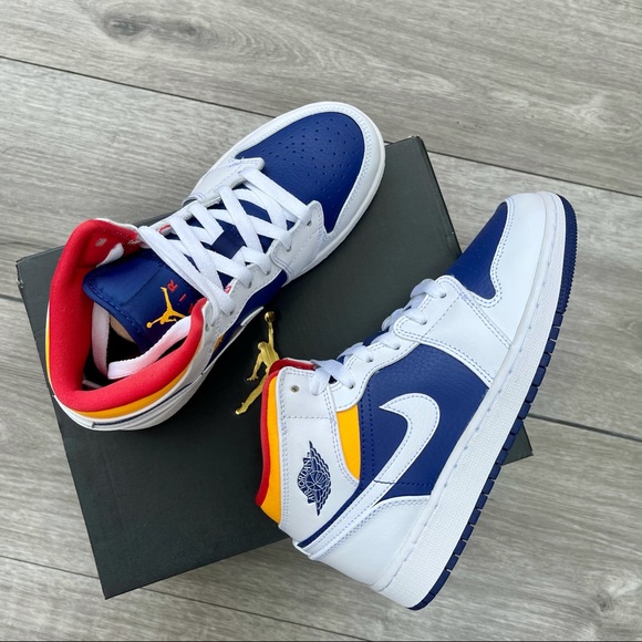 Air Jordan 1 mid New in Box - Picture 8 of 9